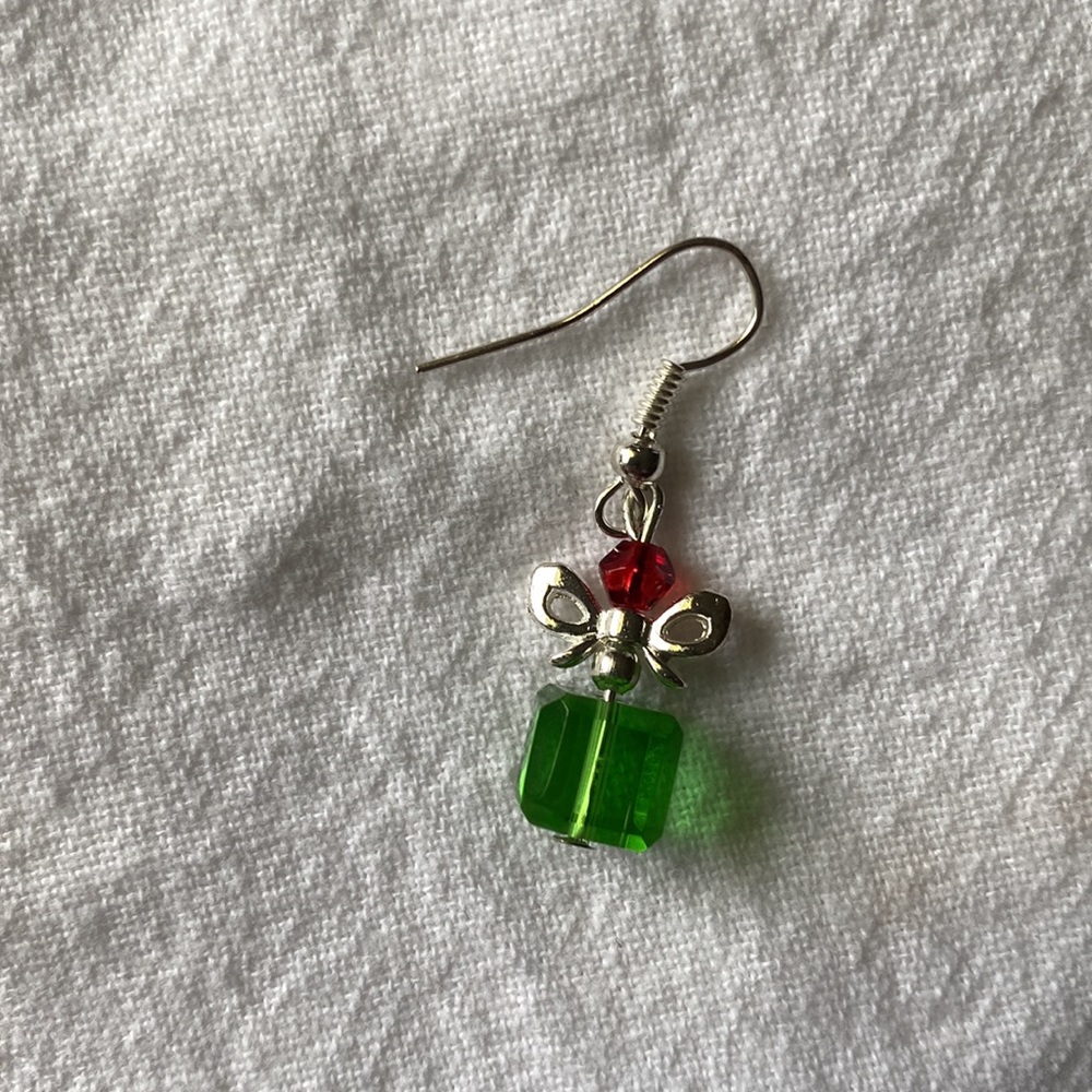 NEW Handmade Red, Green & Silver Christmas Gift Package Earrings - Picture 6 of 6